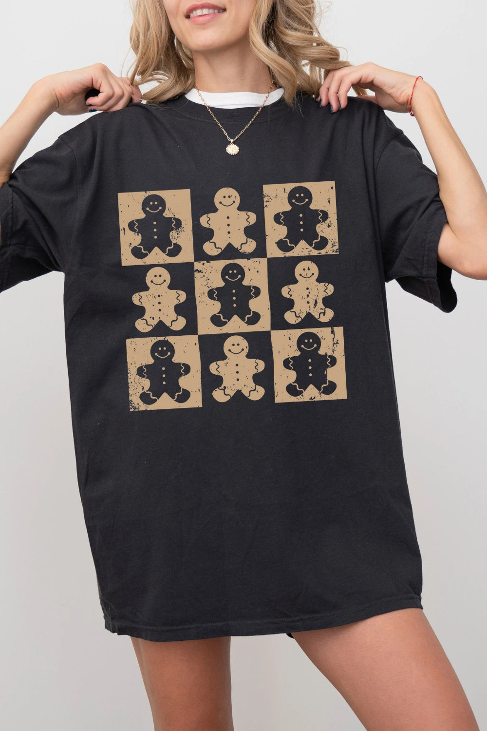 Retro Checkered Gingerbread Man Christmas Tee For Women