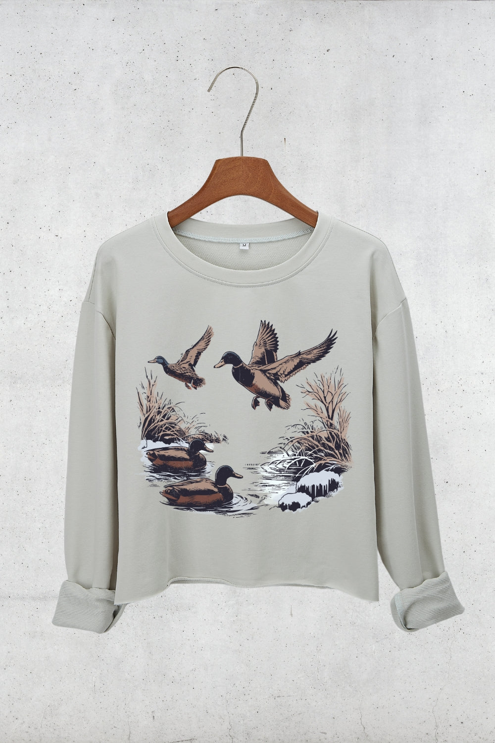 Retro Wild Ducks In Pond Crop Sweatshirt For Women